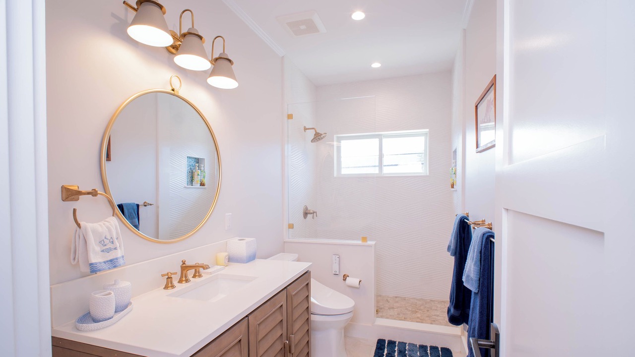 Photo of Bathroom in Mokuleia