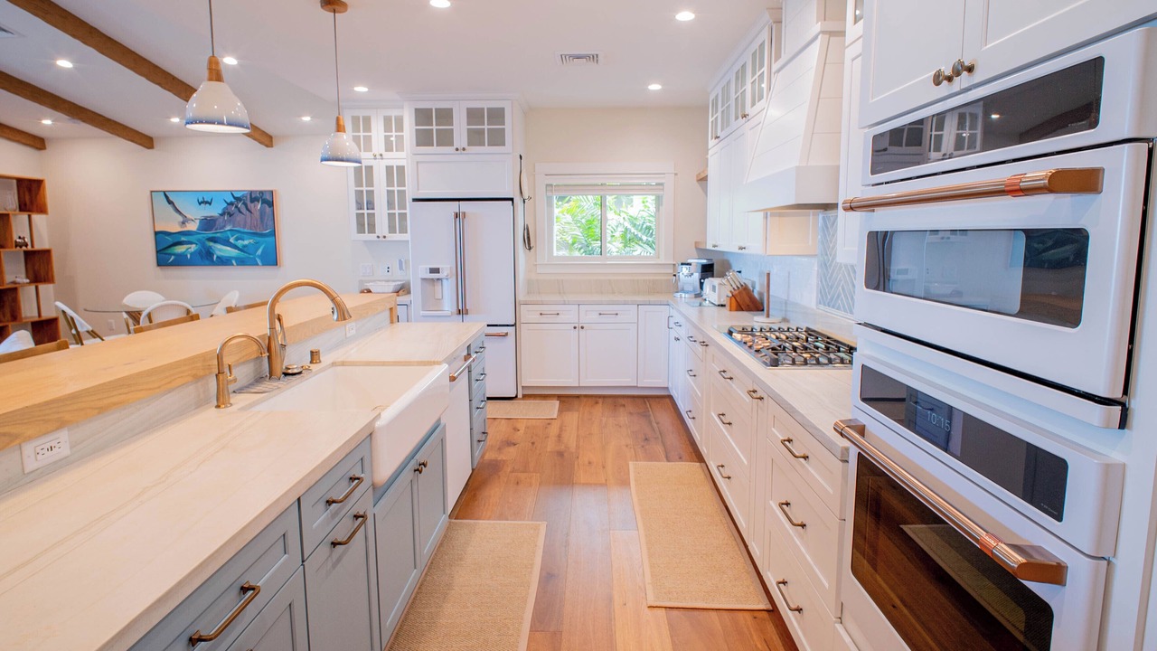 Photo of Kitchen in Mokuleia