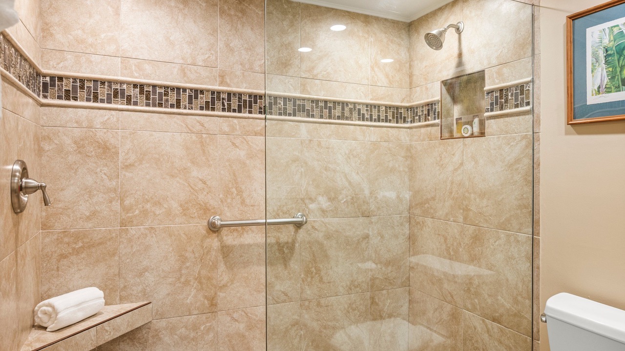 Photo of Bathroom in Historic Lahaina Front Street