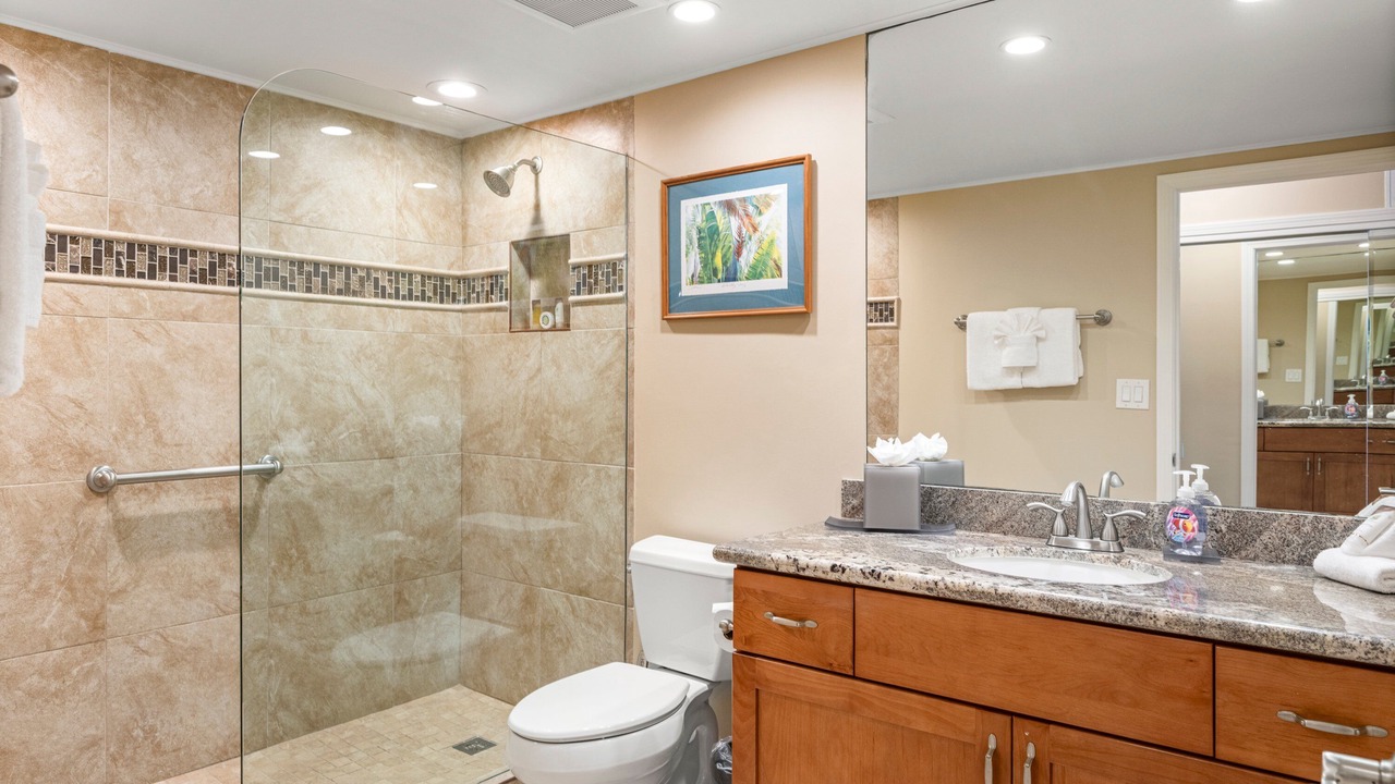 Photo of Bathroom in Historic Lahaina Front Street