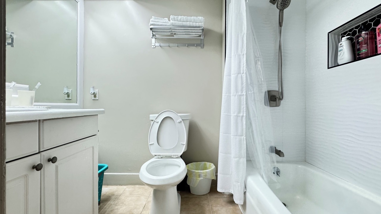 Photo of Bathroom in Hilo