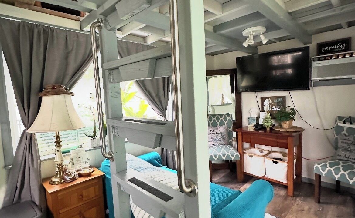 Photo of Livingroom in Kahuku