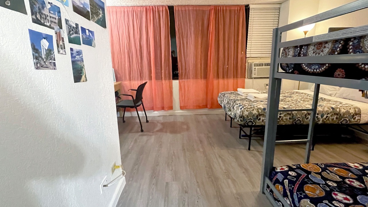 Photo of Bedroom in Waikiki