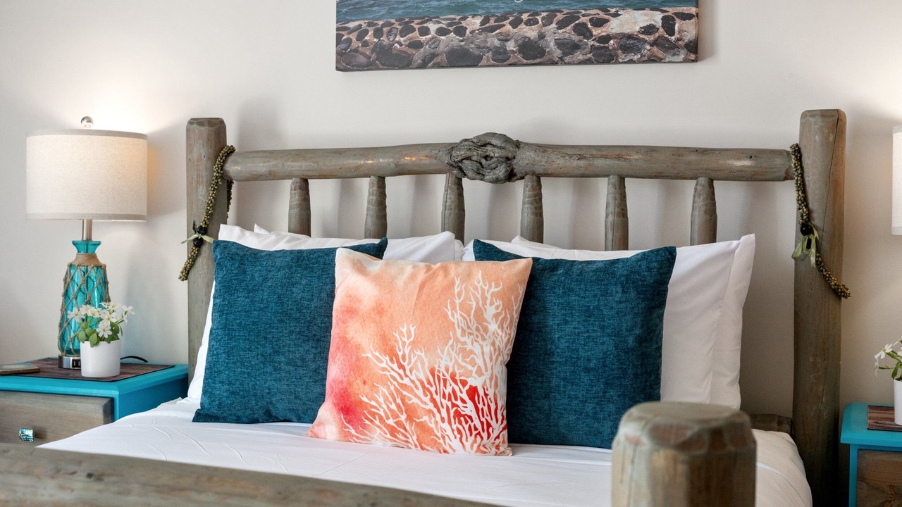 Photo of Bedroom in Historic Lahaina Front Street
