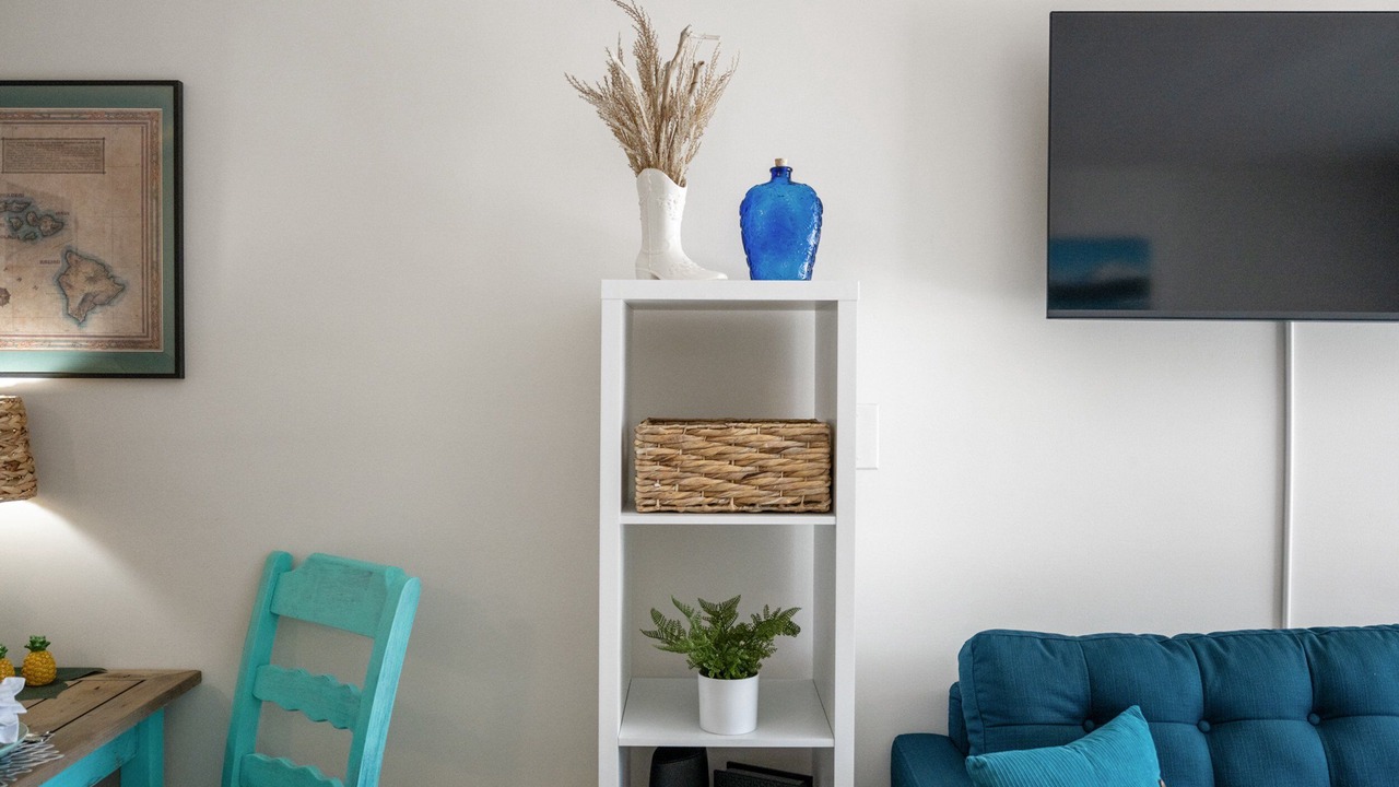 Photo of Livingroom in Historic Lahaina Front Street