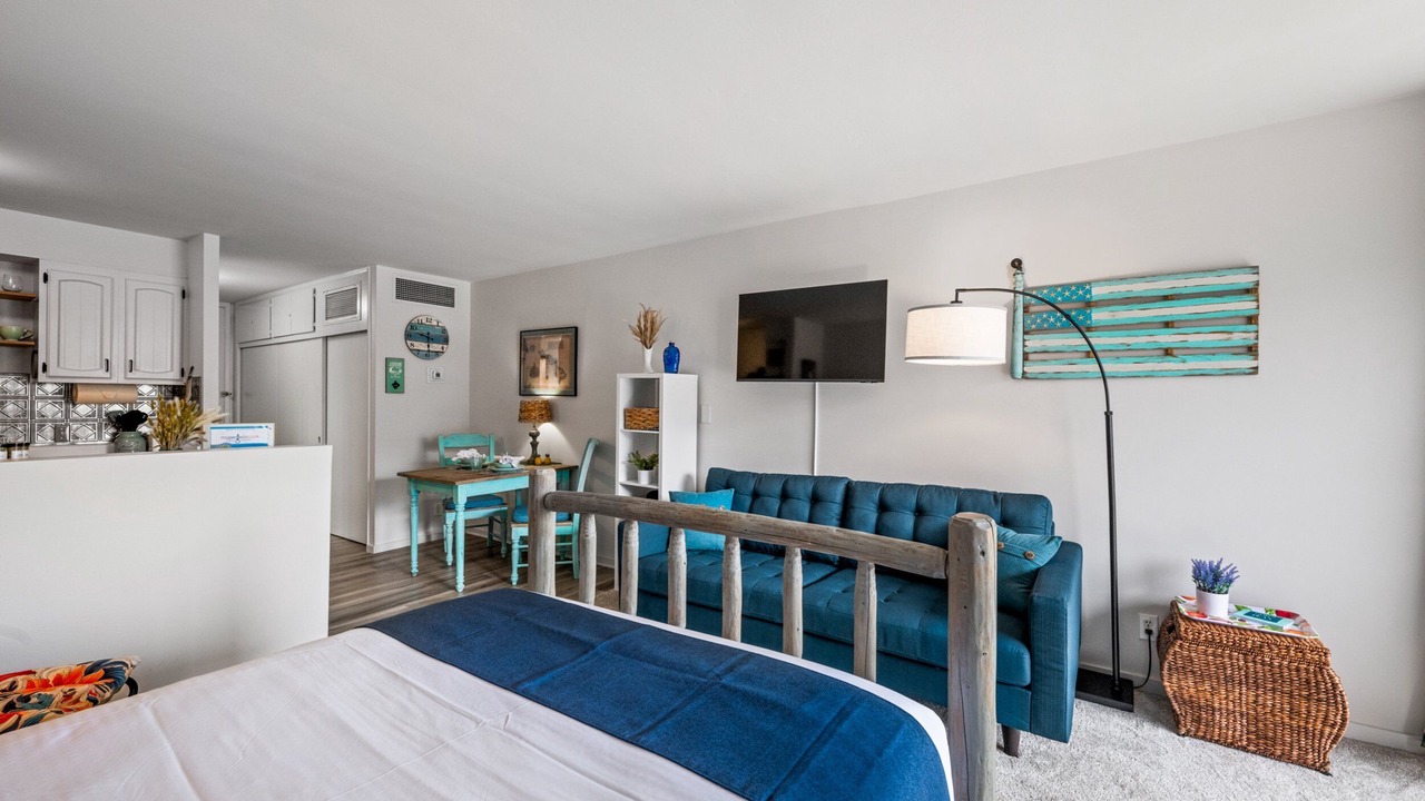 Photo of Bedroom in Historic Lahaina Front Street