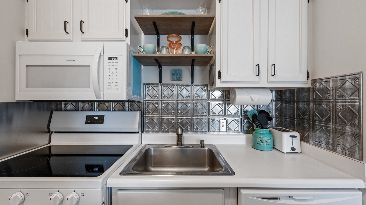 Photo of Kitchen in Historic Lahaina Front Street