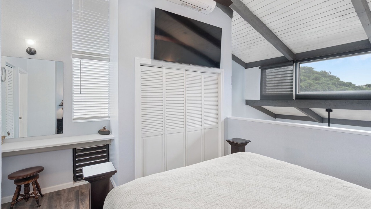 Photo of Bedroom in Historic Kailua Village