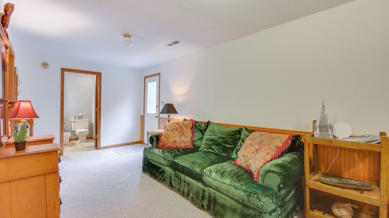 Photo of Livingroom in Jefferson City