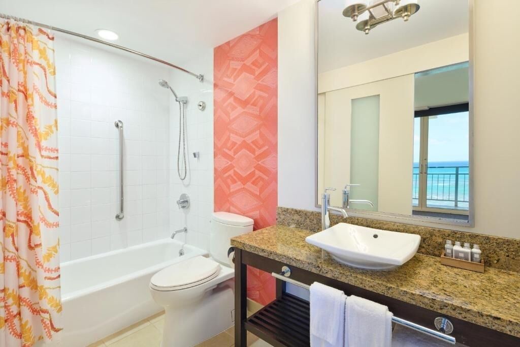 Photo of Bathroom in Diamond Head - Kapahulu - St. Louis