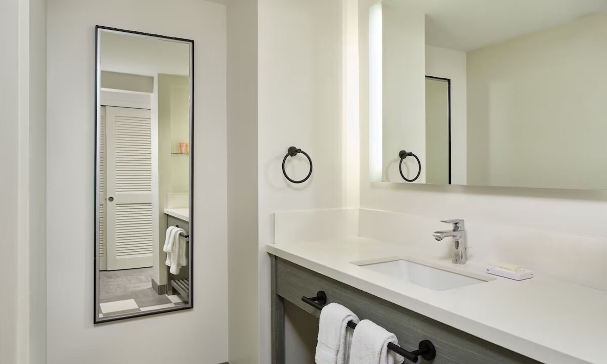 Photo of Bathroom in Diamond Head - Kapahulu - St. Louis