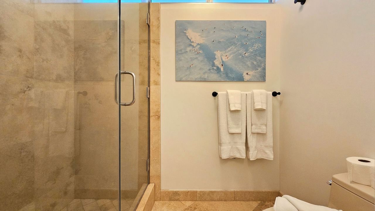 Photo of Bathroom in Diamond Head - Kapahulu - St. Louis