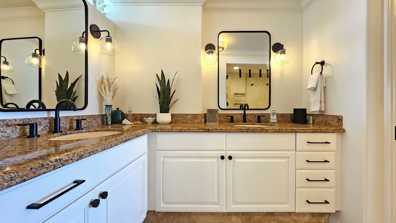 Photo of Bathroom in Diamond Head - Kapahulu - St. Louis