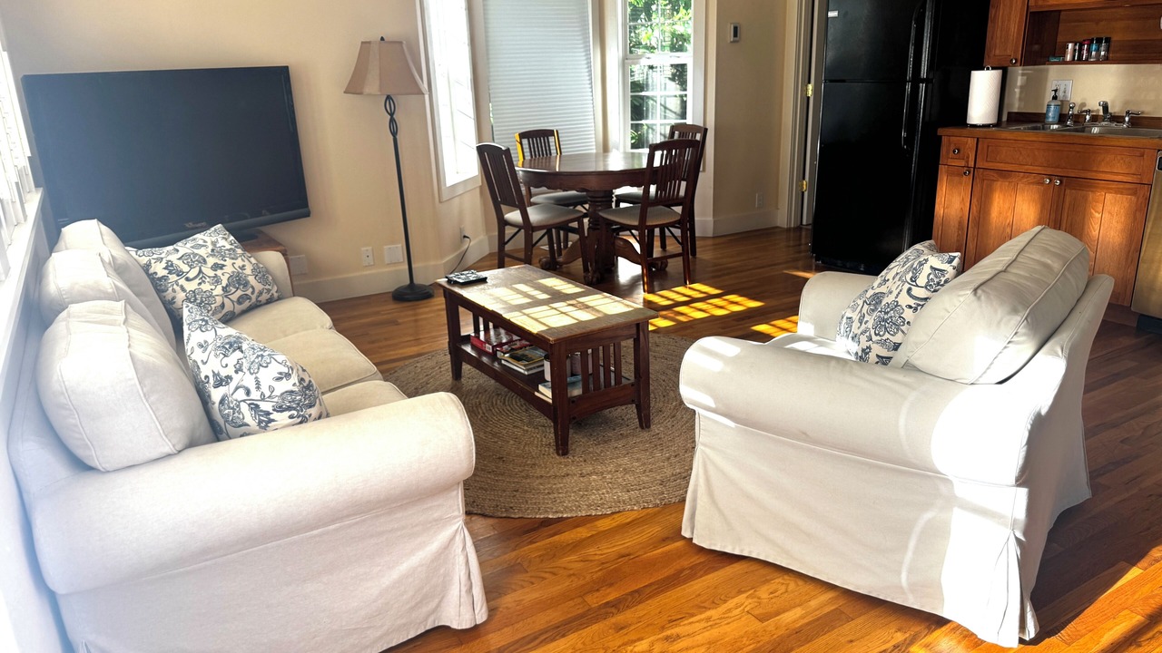 Photo of Livingroom in Marylhurst