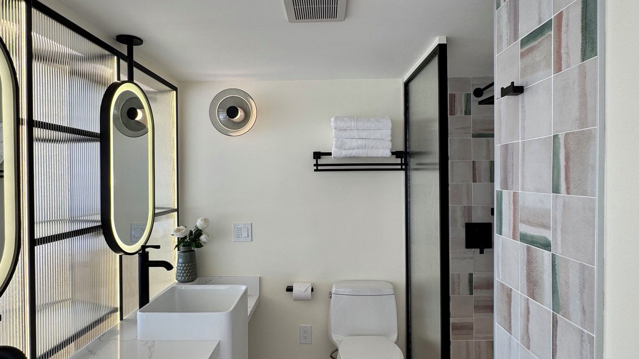 Photo of Bathroom in Waikiki