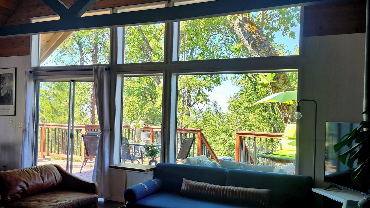 Photo of Livingroom in Cascadel Woods