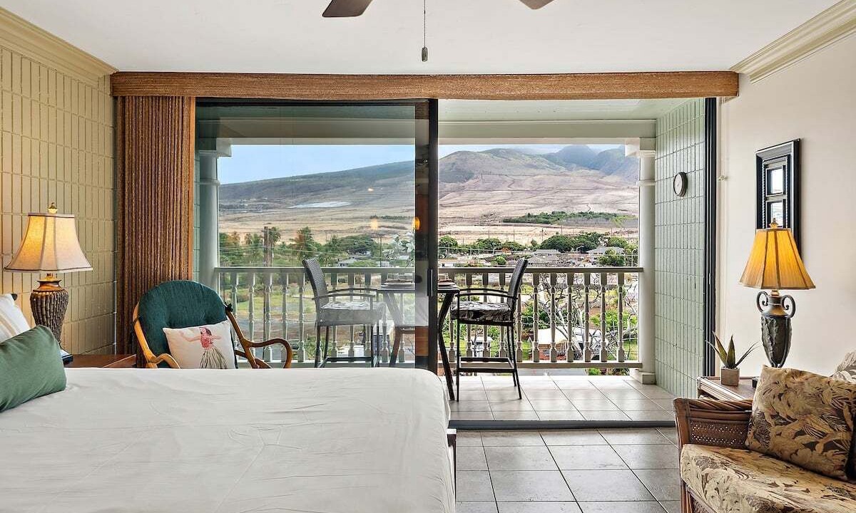 Photo of Bedroom in Historic Lahaina Front Street