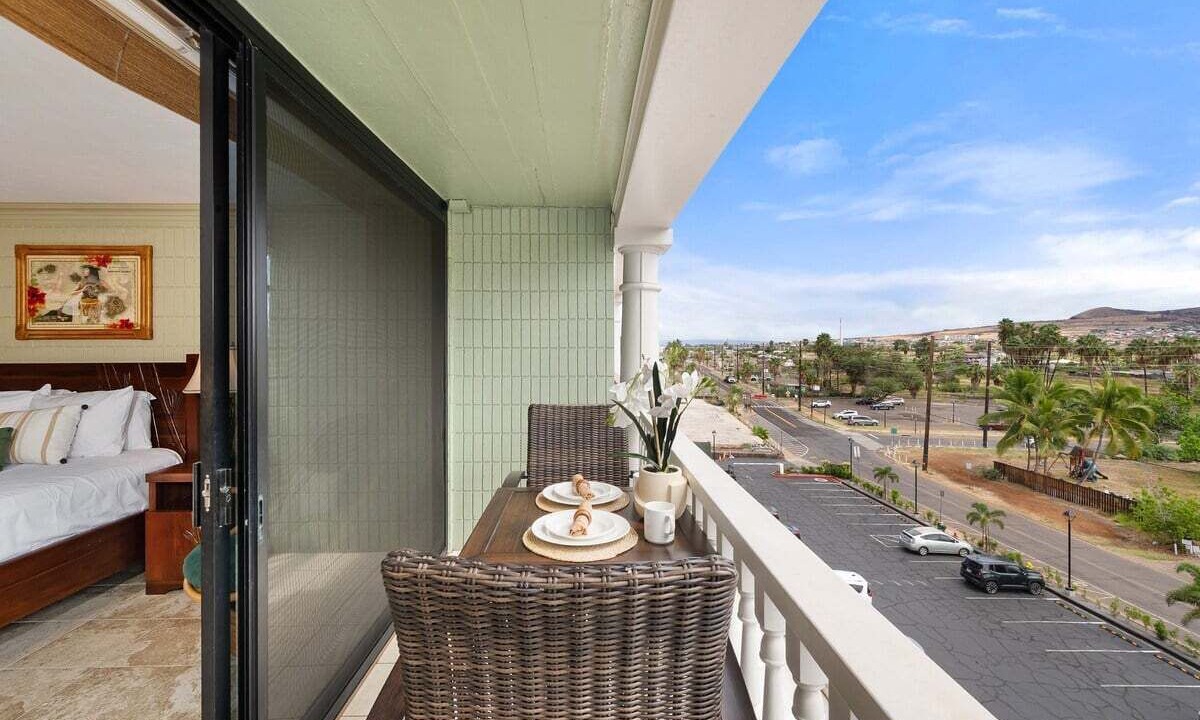 Photo of Patio Balcony in Historic Lahaina Front Street