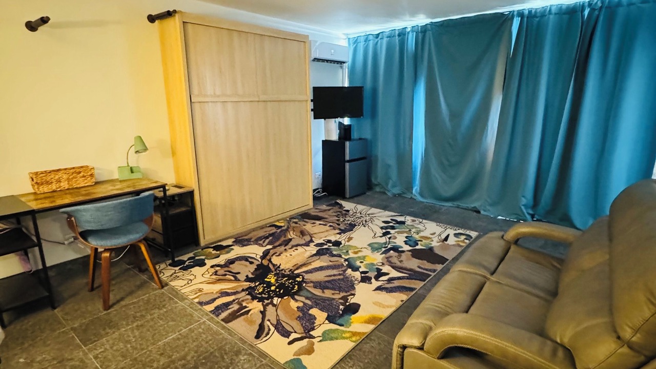 Photo of Livingroom in Waikiki