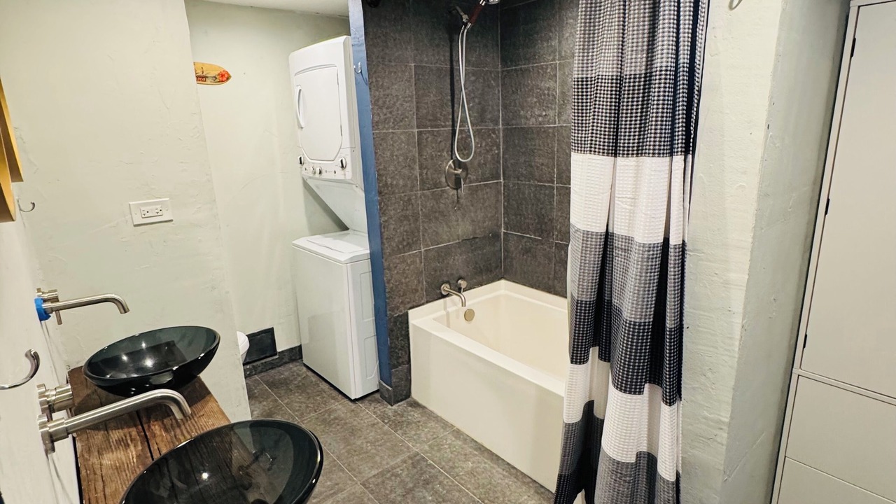 Photo of Bathroom in Waikiki