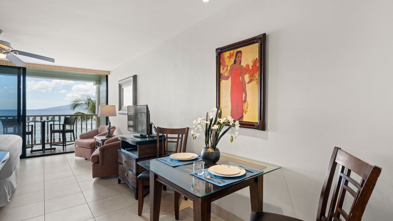 Photo of Livingroom in Historic Lahaina Front Street