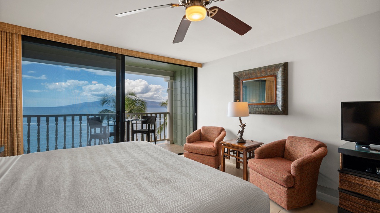Photo of Bedroom in Historic Lahaina Front Street