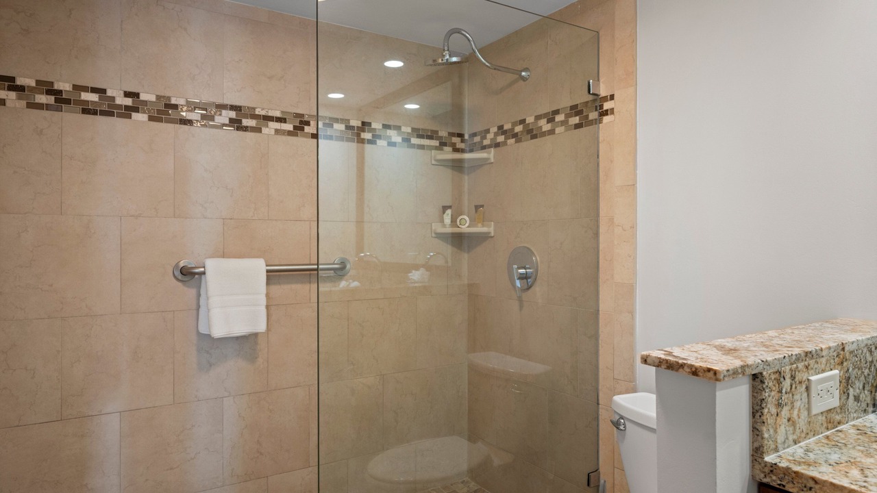 Photo of Bathroom in Historic Lahaina Front Street