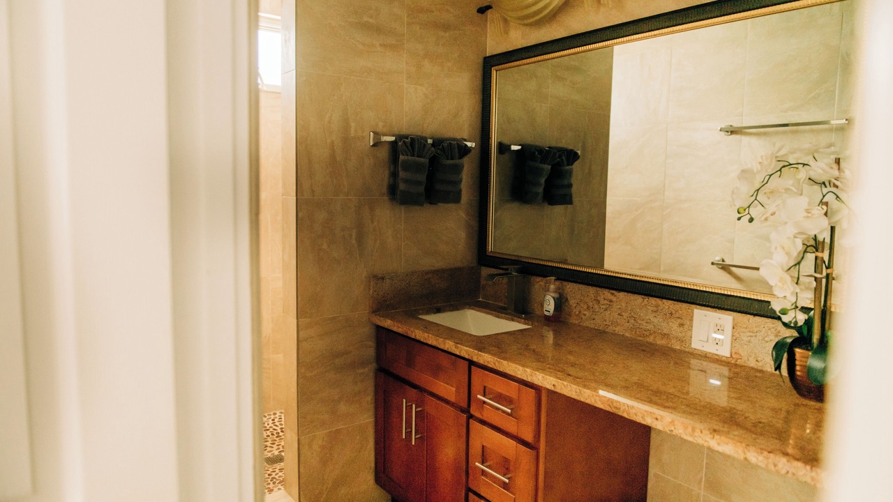 Photo of Bathroom in Punaluu