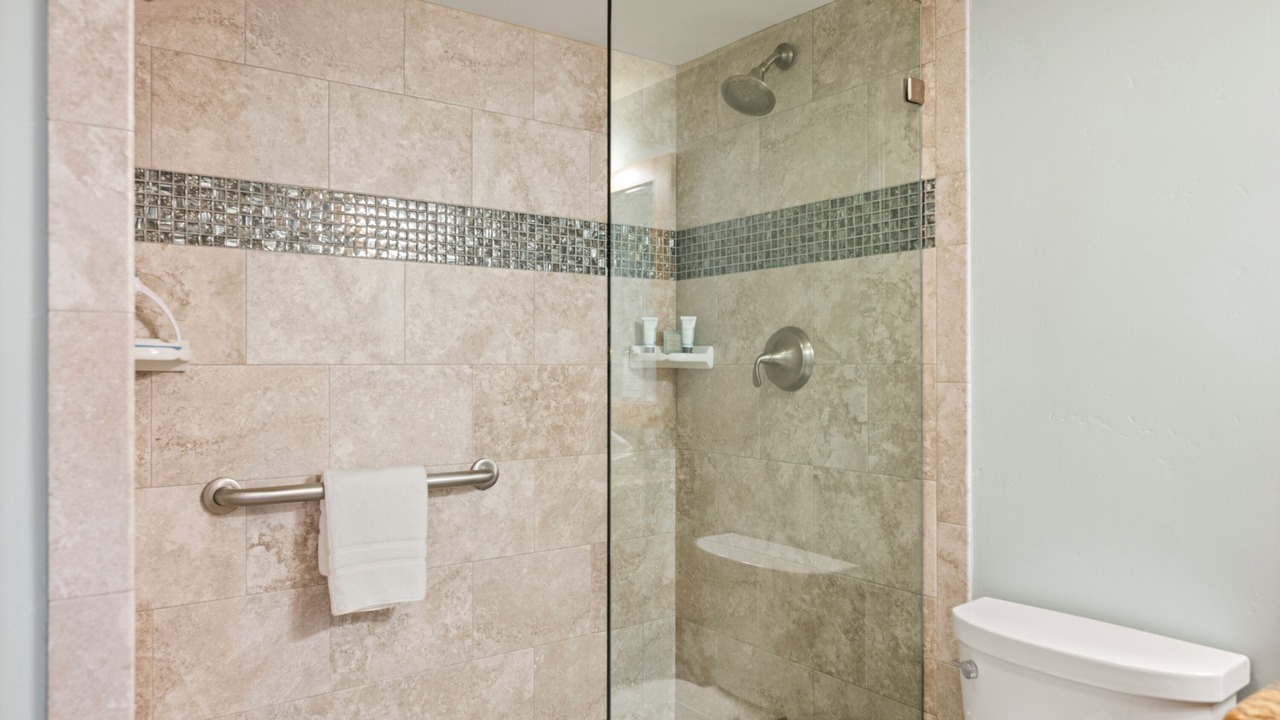 Photo of Bathroom in Historic Lahaina Front Street