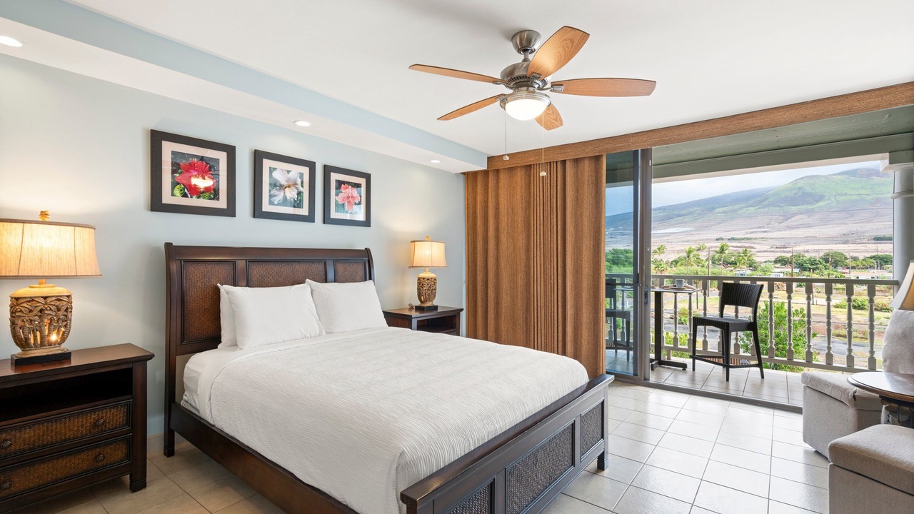 Photo of Bedroom in Historic Lahaina Front Street