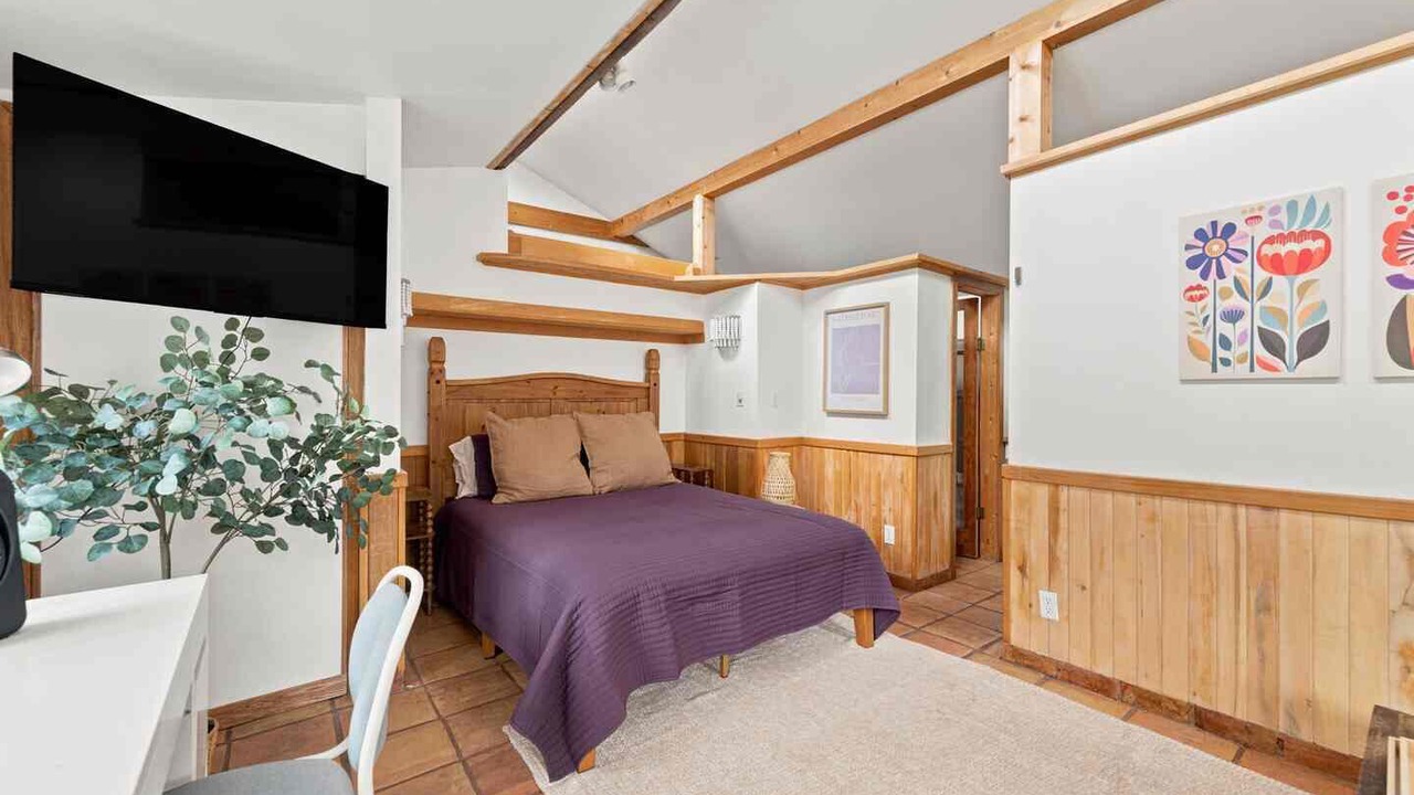 Photo of Bedroom in Lower Chautauqua