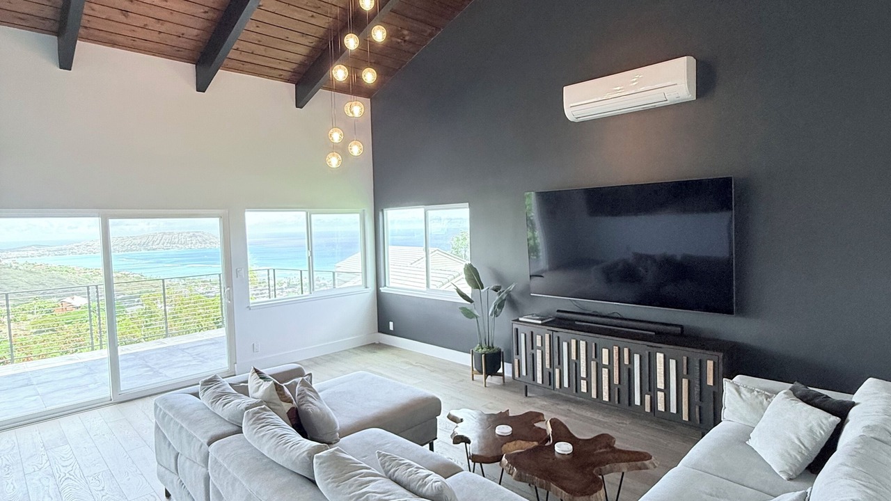 Photo of Livingroom in Waialae Iki Ridge