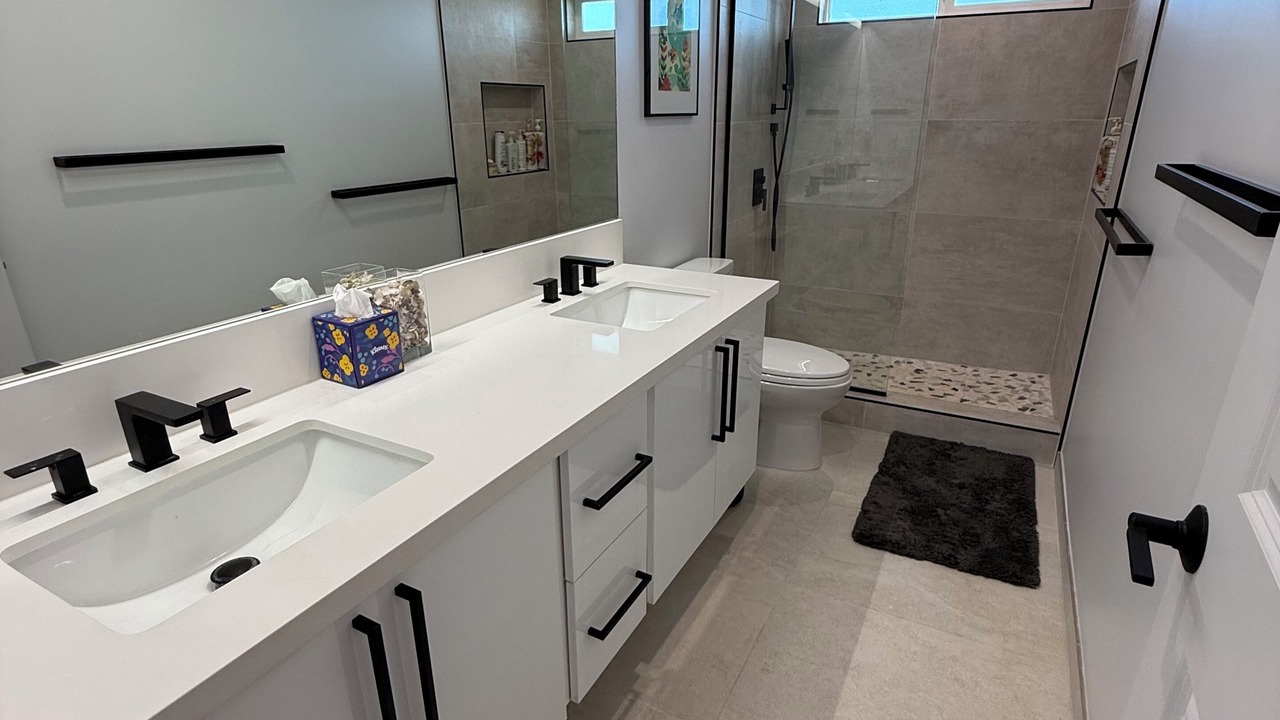 Photo of Bathroom in Waialae Iki Ridge