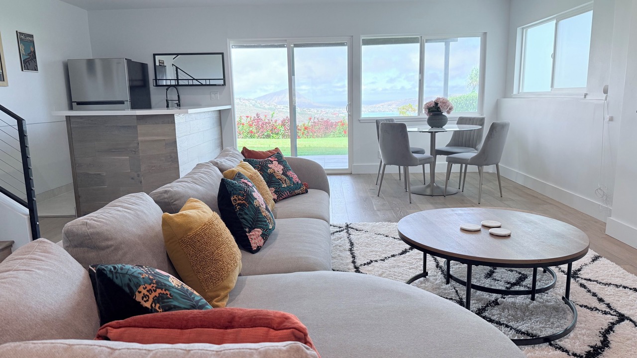 Photo of Livingroom in Waialae Iki Ridge