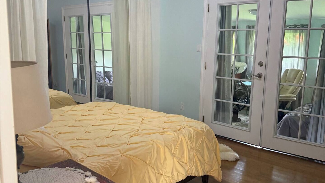 Photo of Bedroom in Leilani Estates