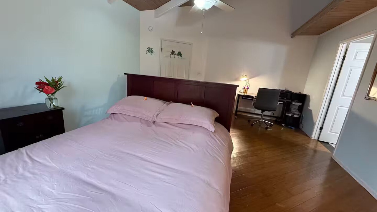 Photo of Bedroom in Leilani Estates