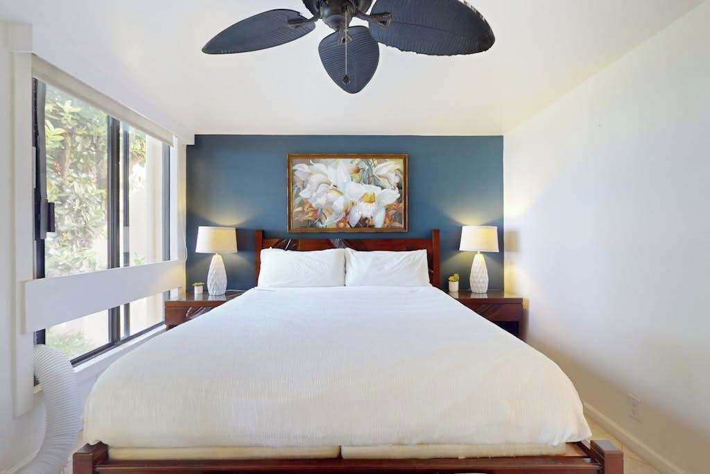 Photo of Bedroom in Kahaluu Bay