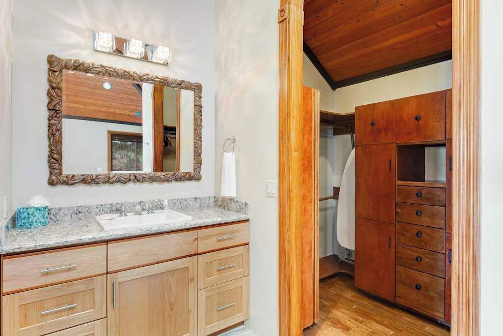Photo of Bathroom in Honaunau-Napoopoo