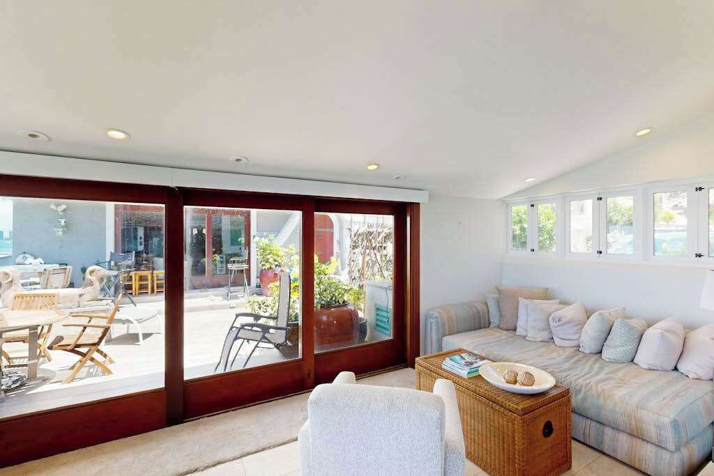 Photo of Livingroom in Diamond Head - Kapahulu - St. Louis
