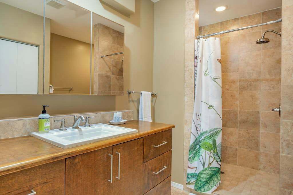 Photo of Bathroom in Volcano