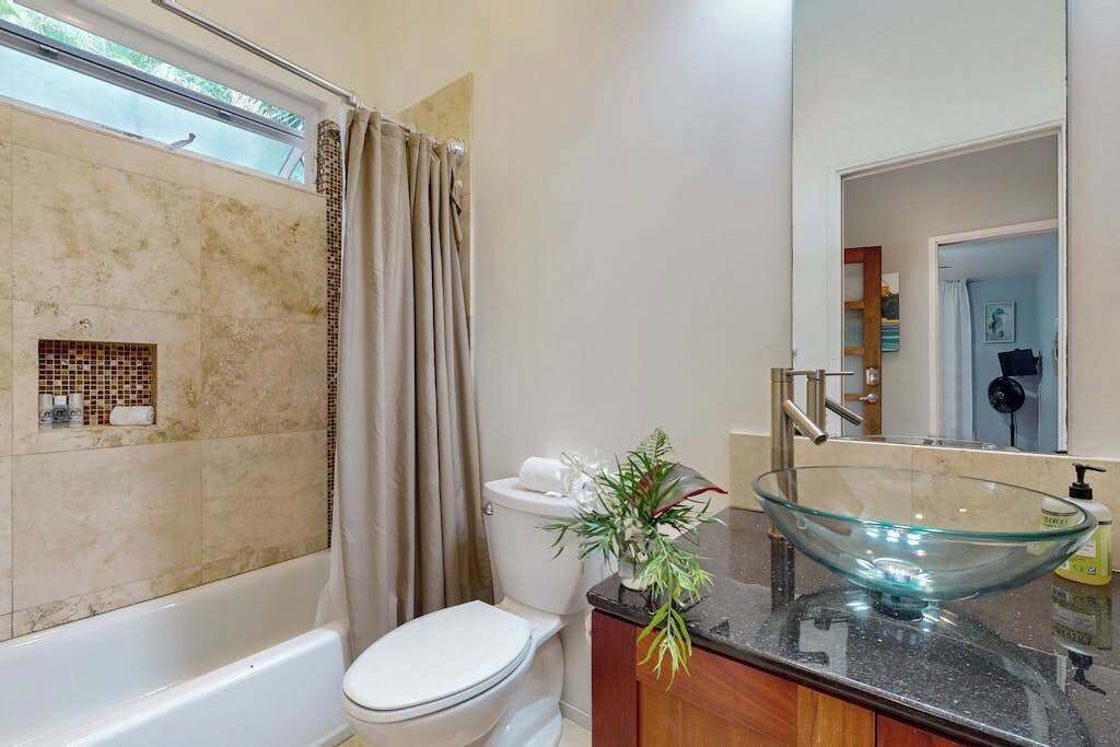 Photo of Bathroom in Kehena Beach Estates