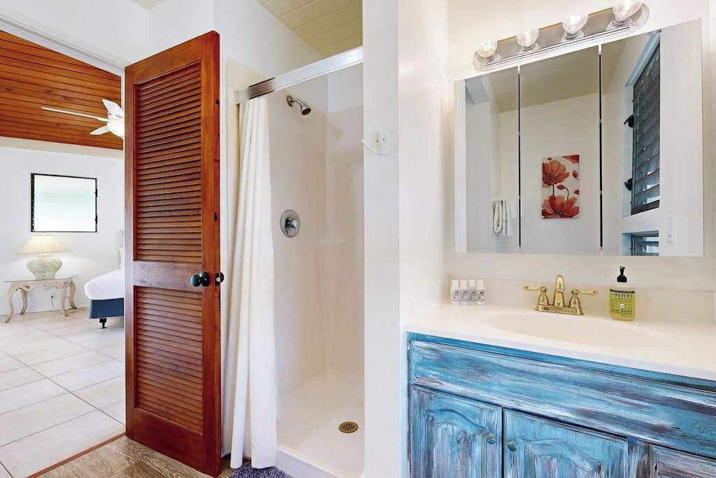 Photo of Bathroom in Keauhou