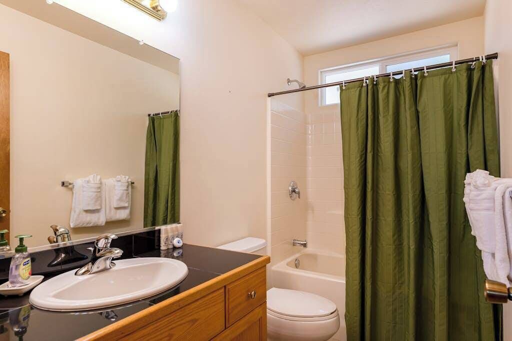 Photo of Bathroom in Volcano