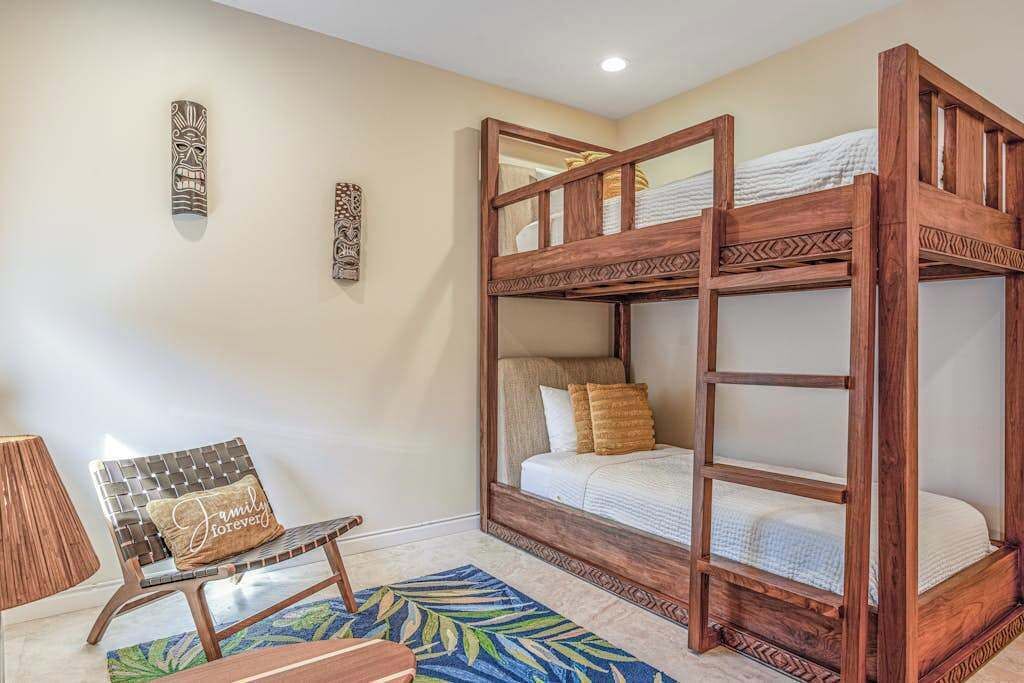 Photo of Bedroom in Alii Heights Mauka
