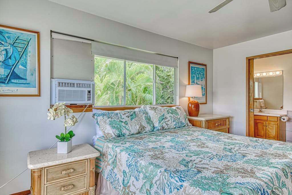 Photo of Bedroom in Kahaluu Bay
