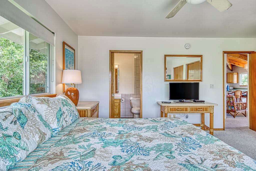 Photo of Bedroom in Kahaluu Bay