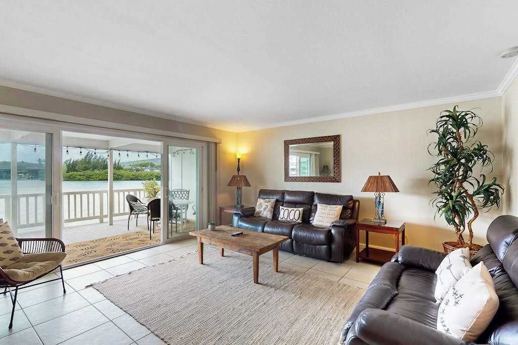 Photo of Livingroom in Portlock