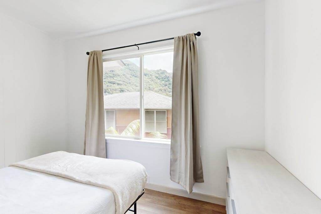 Photo of Bedroom in Kalihi Valley