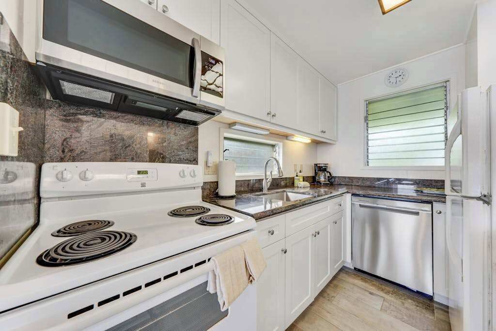 Photo of Kitchen in Wailua House Lots