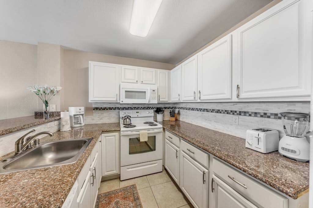 Photo of Kitchen in Wailua House Lots